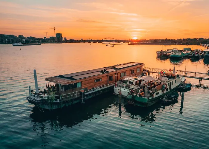 Casey'S Lake View House Boat