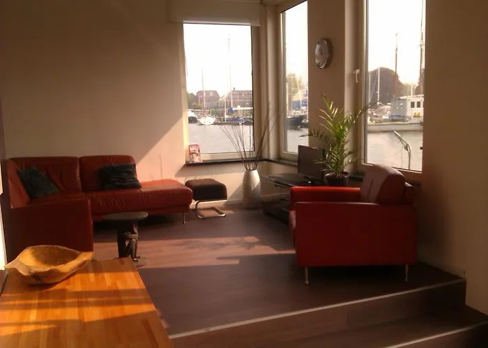 Houseboat Vliegenbos