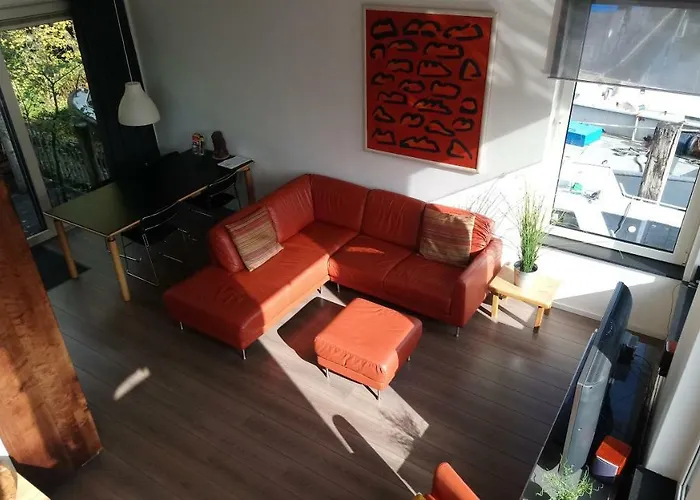 Houseboat Vliegenbos